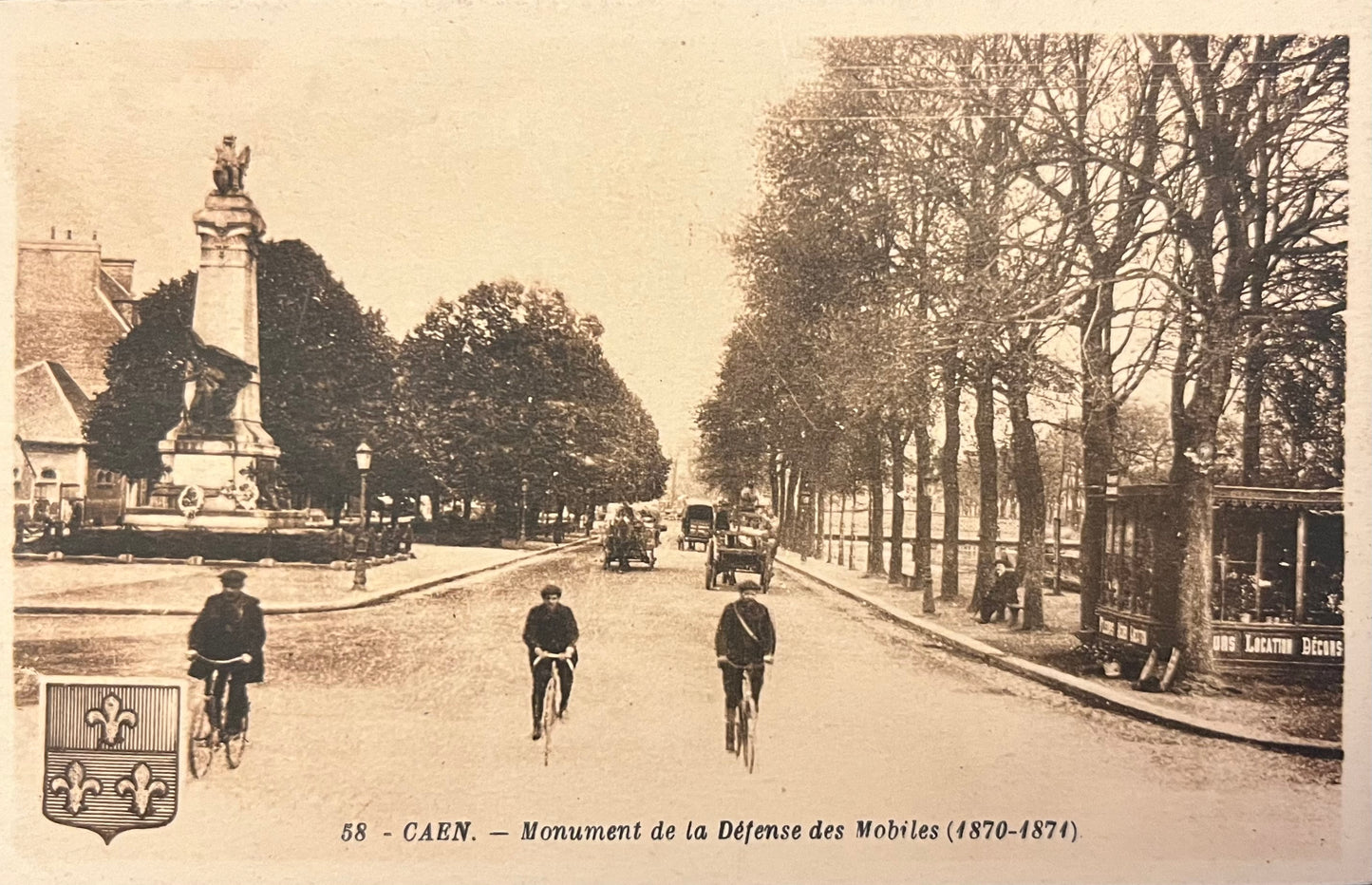 CPA FR14 Caen - Monument de La Défense des Mobiles (1870-1871)