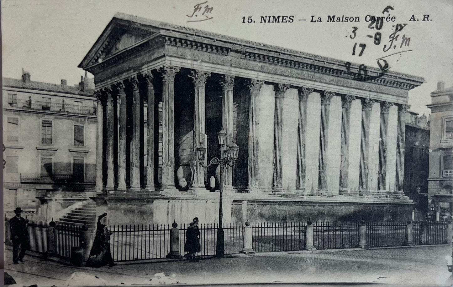 CPA FR30 Nimes - La Maison Carrée AR