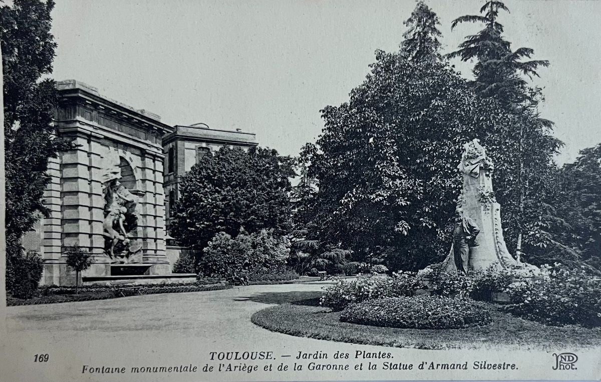 CPA FR31 Toulouse - Jardin des Plantes - Fontaine monumentale de l'Ariège et de la Garonne et la Statue d'Armand Silvestre