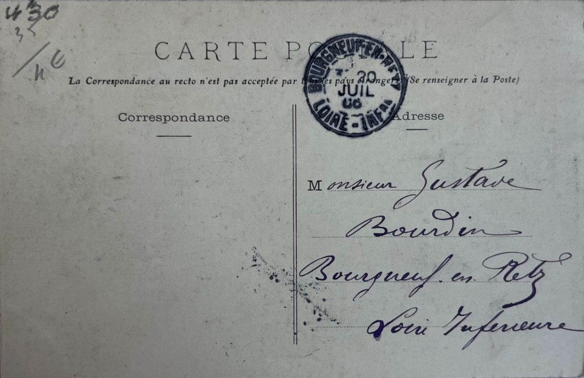 CPA FR35 Rennes - Le Thabor (Colonne Vanneau et Papu) et l'Eglise Notre-Dame