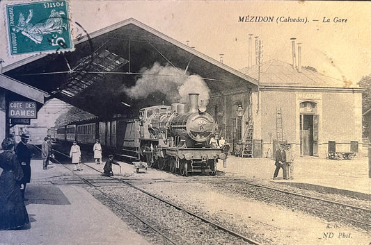 CPA FR14 Mézidon (Calvados) - La Gare