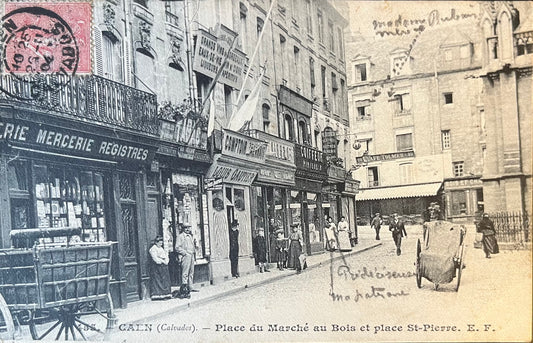 CPA FR14 Caen (Calvados) - Place du Marché au Bois et place St-Pierre