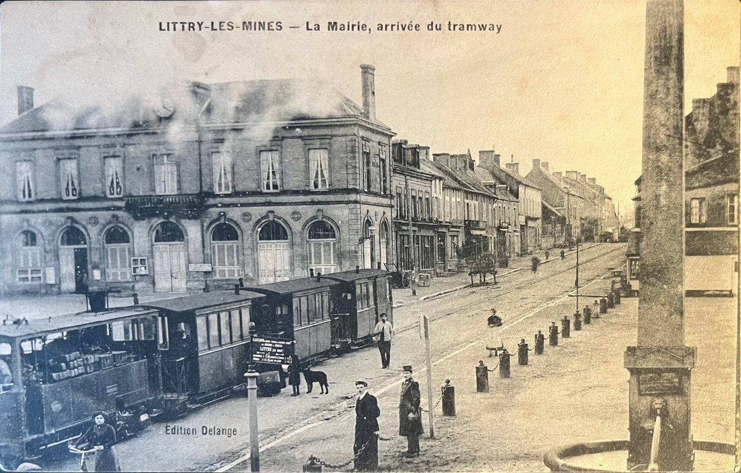 CPA FR14 Littry-les-Mines - La Mairie, arrivée du tramway