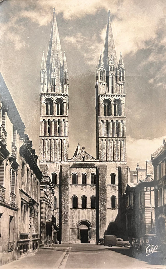 CPA FR14 Caen - L’Abbaye aux Hommes, Église-St-Etienne. Façade Occidentale du XIIe s.