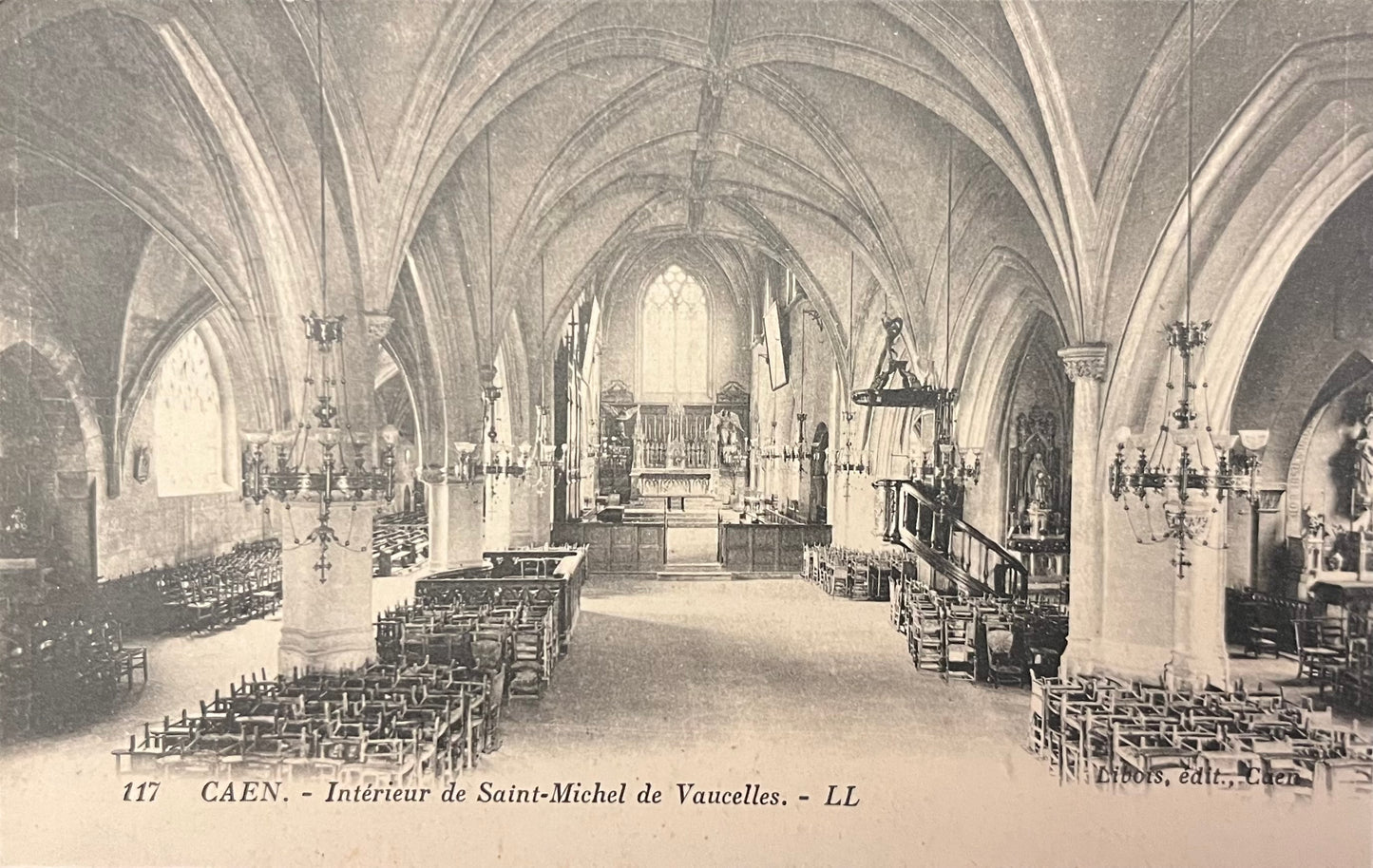 CPA FR14 Caen - Intérieur de Saint-Michel de Vaucelles - LL