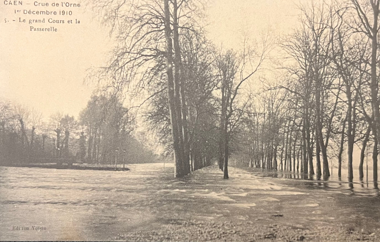 CPA FR14 Caen - Crue de l’Orne, 1er Décembre 1910 - Le grand Cours et la Passerelle