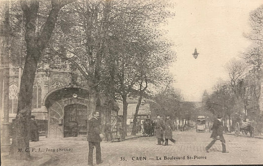 CPA FR14 Caen - Le Boulevard St-Pierre