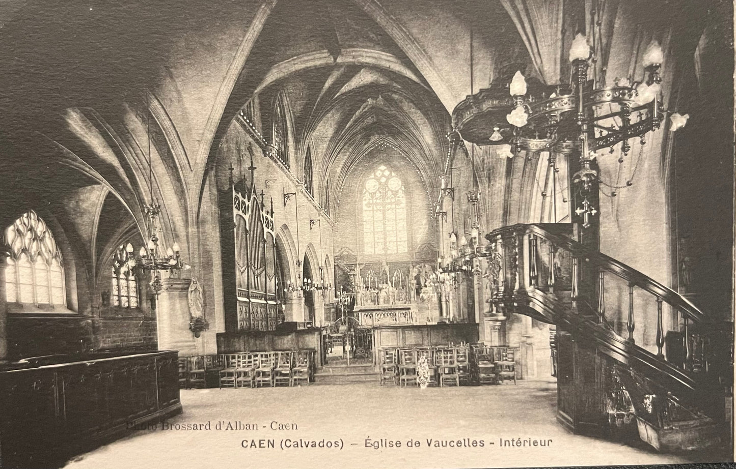 CPA FR14 Caen (Calvados) - Église de Vaucelles - Intérieur