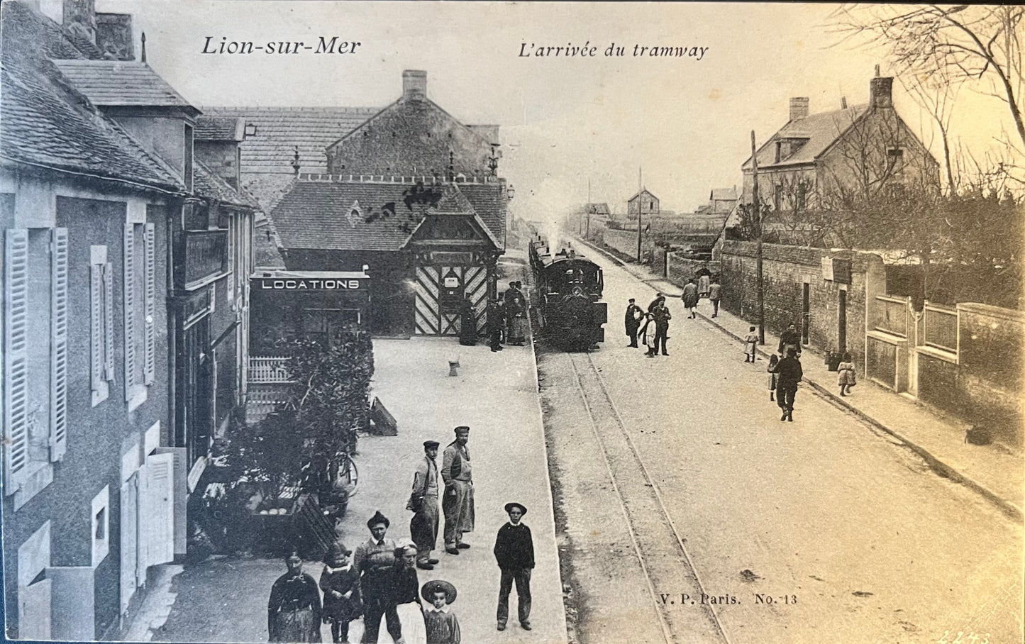 CPA FR14 Lion-sur-mer - L'arrivée du tramway