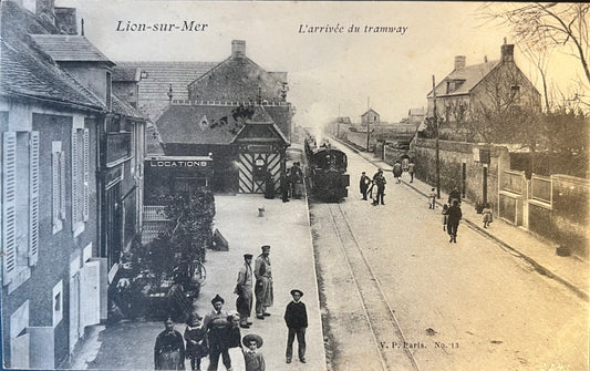 CPA FR14 Lion-sur-mer - L'arrivée du tramway