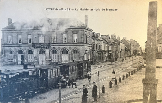 CPA FR14 Littry-les-Mines - La Mairie, arrivée du tramway