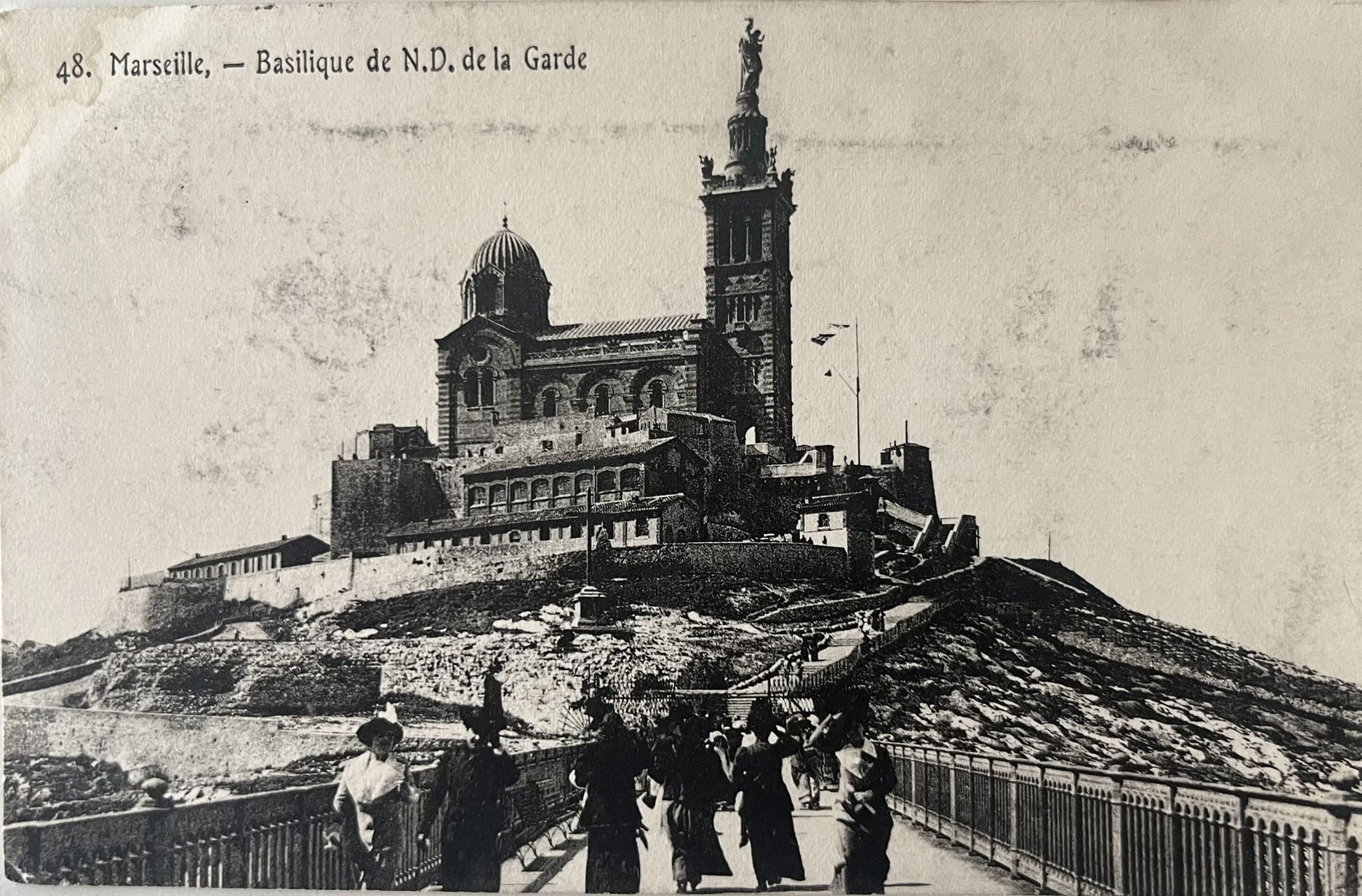 CPA FR13 Marseille - Basilique de N.D. de la Garde