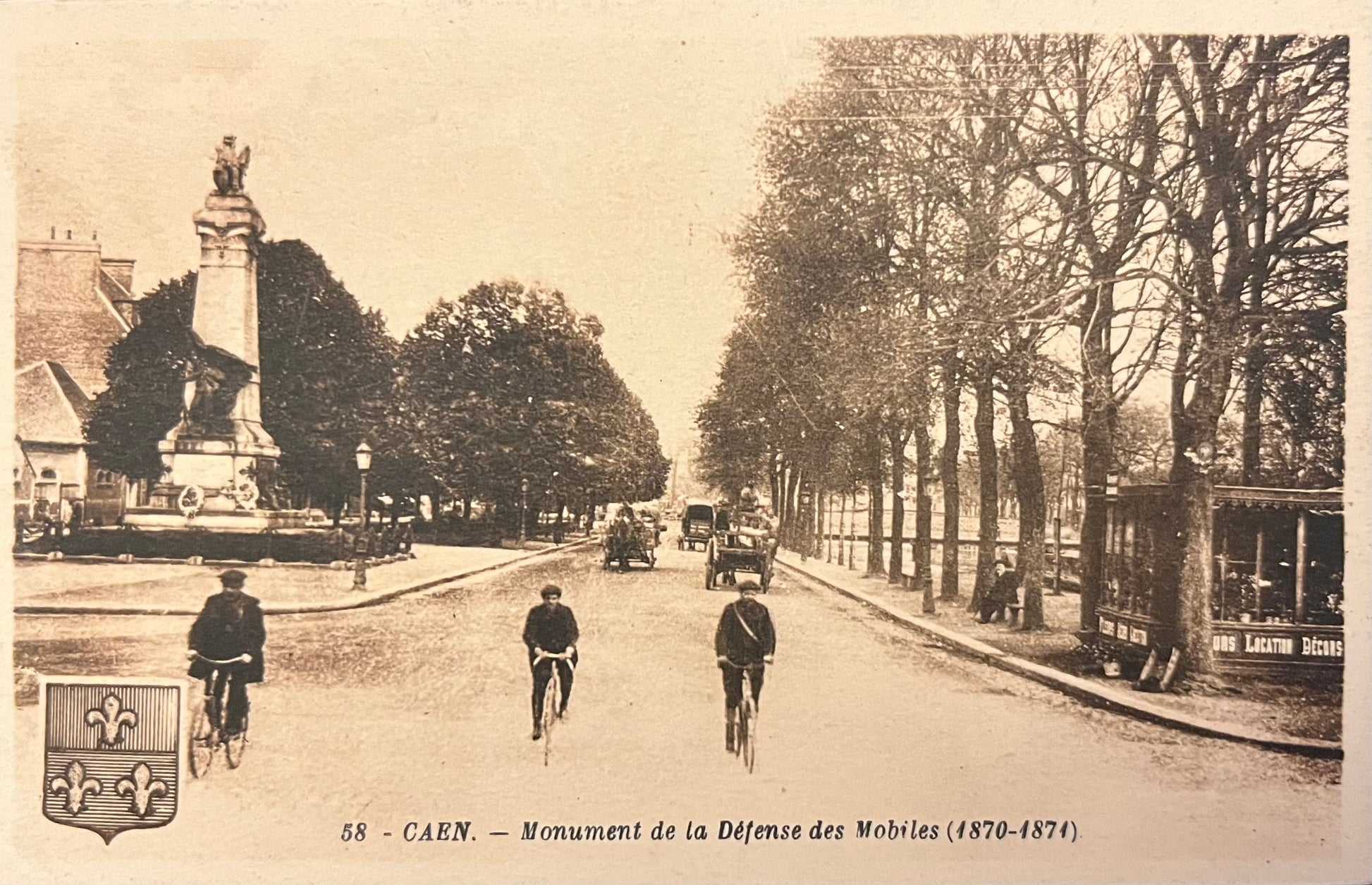 CPA FR14 Caen - Monument de La Défense des Mobiles (1870-1871)