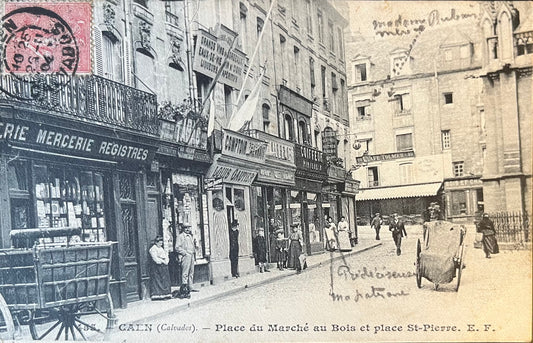 CPA FR14 Caen (Calvados) - Place du Marché au Bois et place St-Pierre