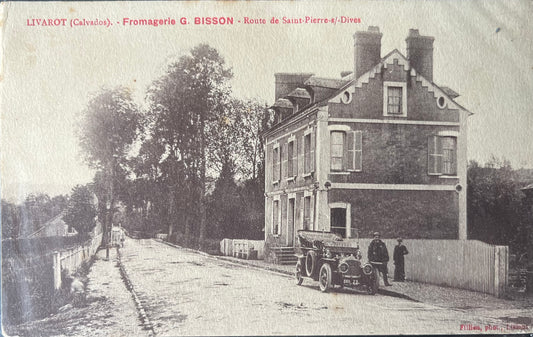 CPA FR14 Livarot (Calvados) - Fromagerie G.BISSON - Route de Saint-Pierre-s/-Dives