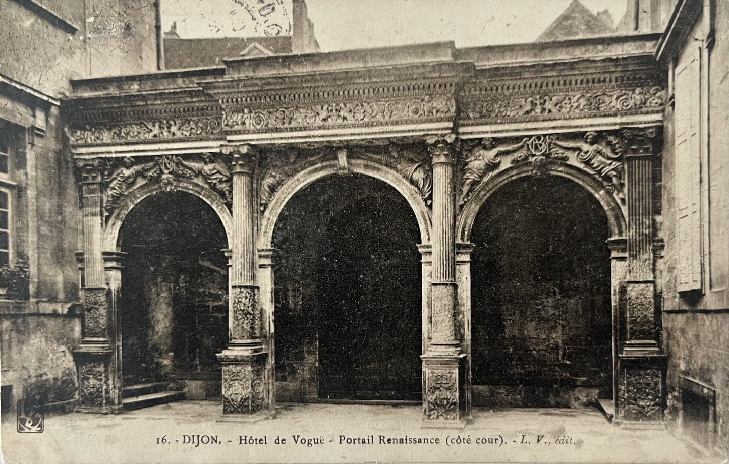 CPA FR21 Dijon - Hôtel de Voguë - Portail Renaissance (côté cour) - L. V.