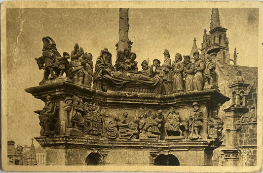 CPA FR29 Guimiliau (Finistère) - Le Valvaire (1581-1588)