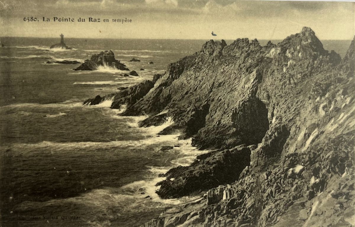 CPA FR29 La Pointe du Raz en tempête
