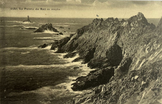 CPA FR29 La Pointe du Raz en tempête
