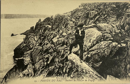CPA FR29 Pointe-du-Raz - Rochers de l'Enfer de Plogoff - LL