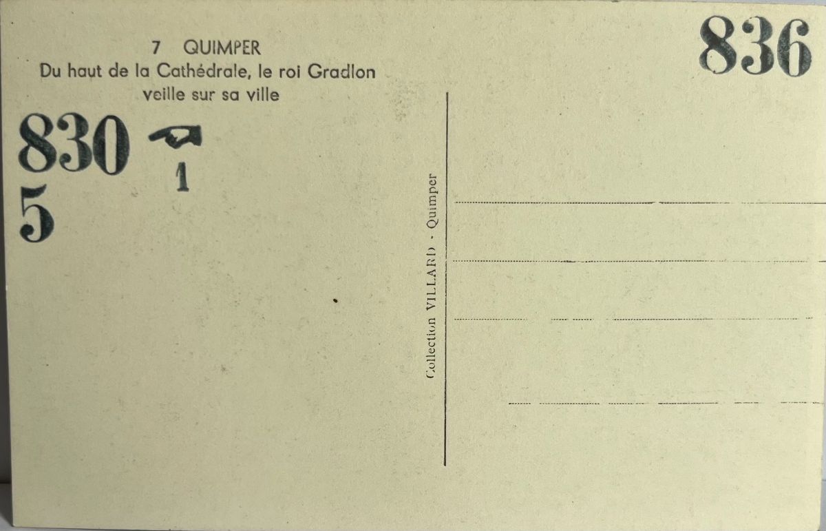 CPA FR29 Quimper - Du haut de la Cathédrale, le roi Gradlon veille sur sa ville