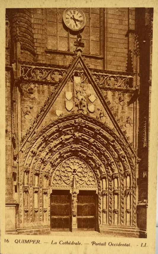 CPA FR29 Quimper - La Cathédrale - Portail Occidental - LL