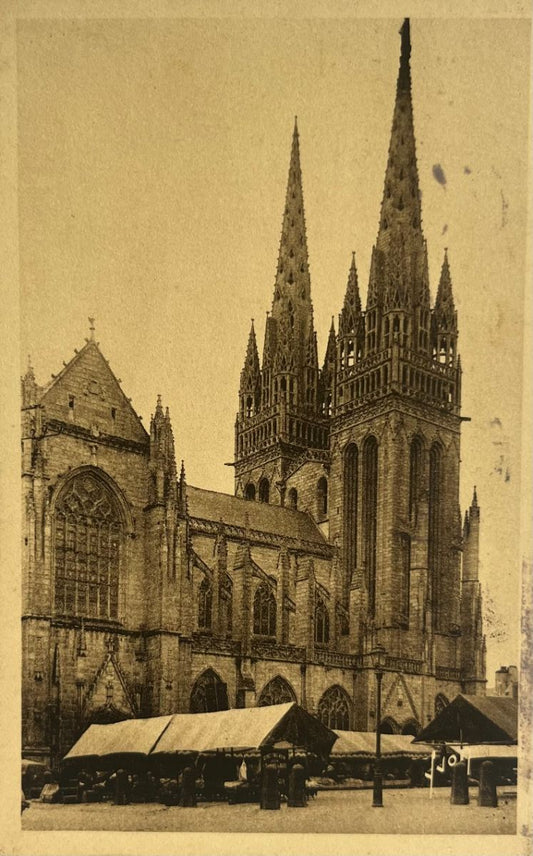 CPA FR29 Quimper (Finistère) - La cathédrale (côté Nord)