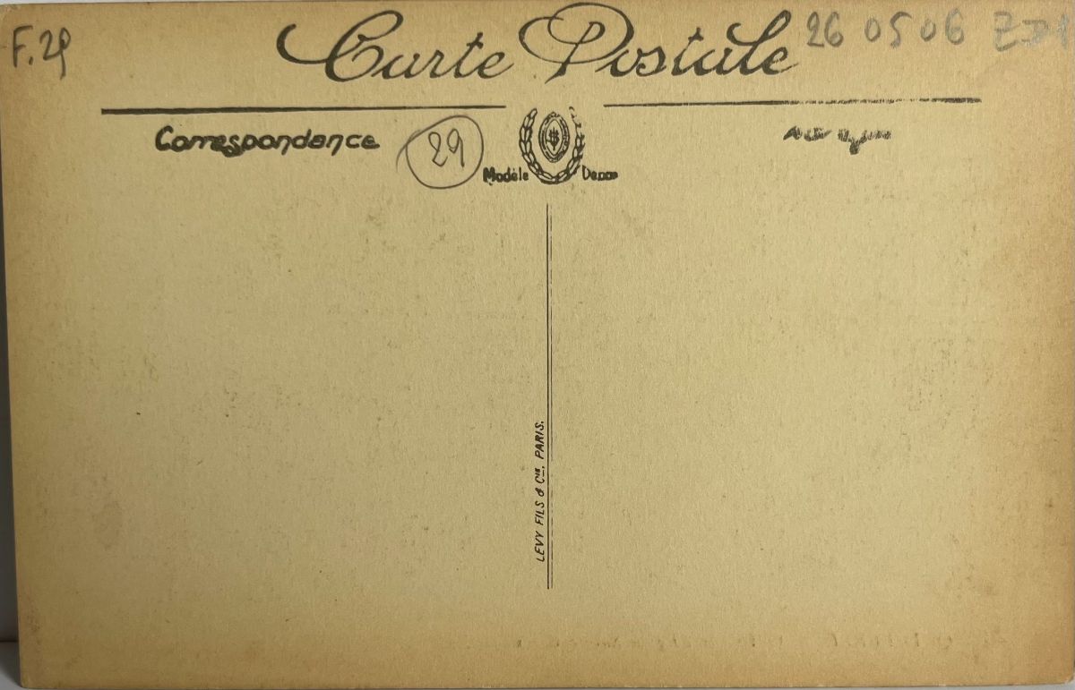 CPA FR29 Quimperlé - Cloitre de l'Eglise Sainte-Croix - LL
