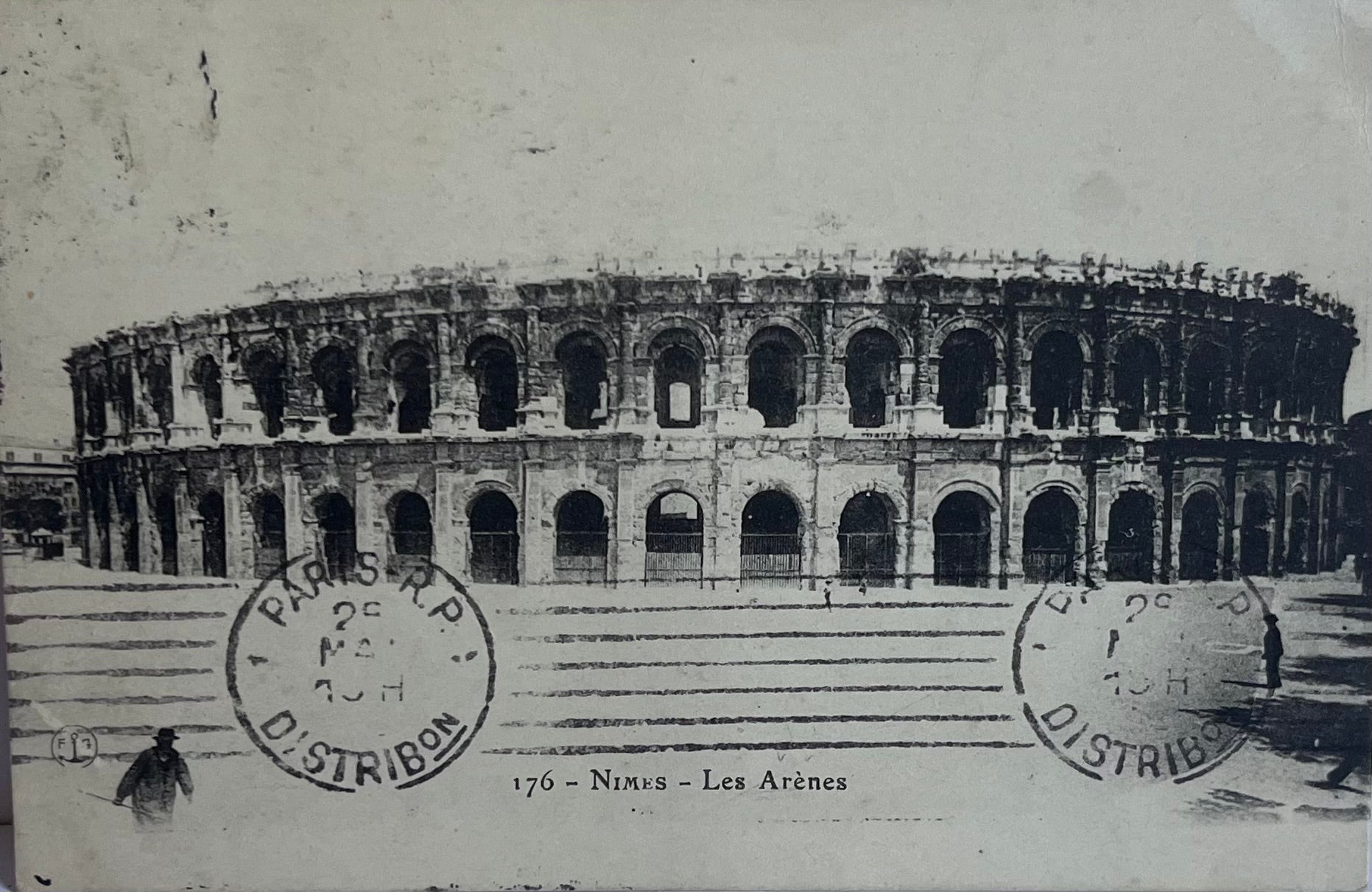 CPA FR30 Nimes - 176 - Les Arènes