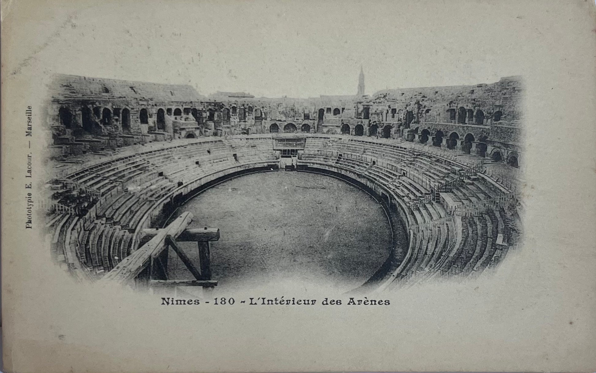 CPA FR30 Nimes - 180 - L'Intérieur des Arènes