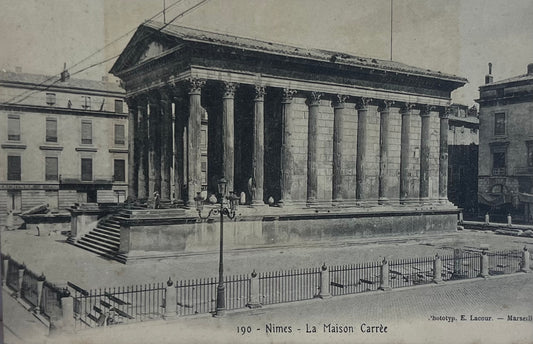 CPA FR30 Nimes - 190 - La Maison Carrée EL