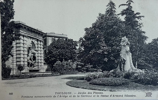 CPA FR31 Toulouse - Jardin des Plantes - Fontaine monumentale de l'Ariège et de la Garonne et la Statue d'Armand Silvestre