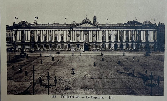 CPA FR31 Toulouse - Le Capitole LL