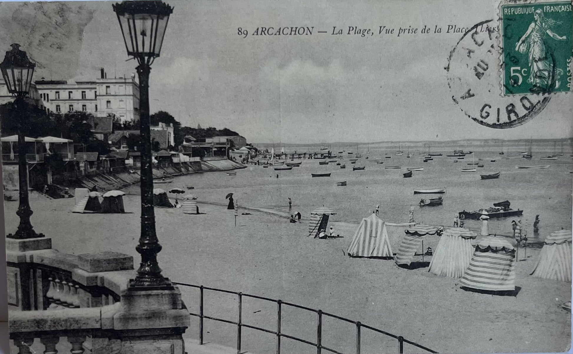 CPA FR33 Arcachon - La Plage, Vue prise de la Place Thiers