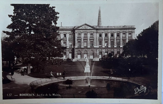 CPA FR33 Bordeaux - Jardin de la Mairie