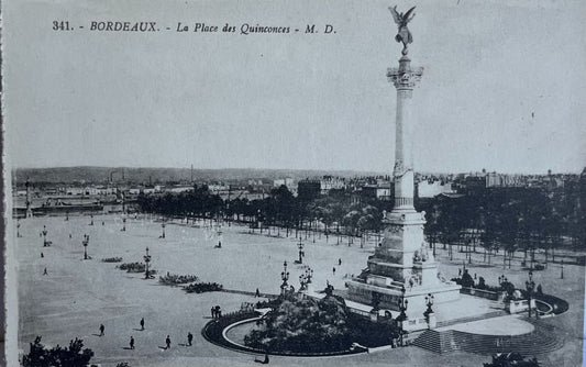 CPA FR33 Bordeaux - La Place des Quinconces MD