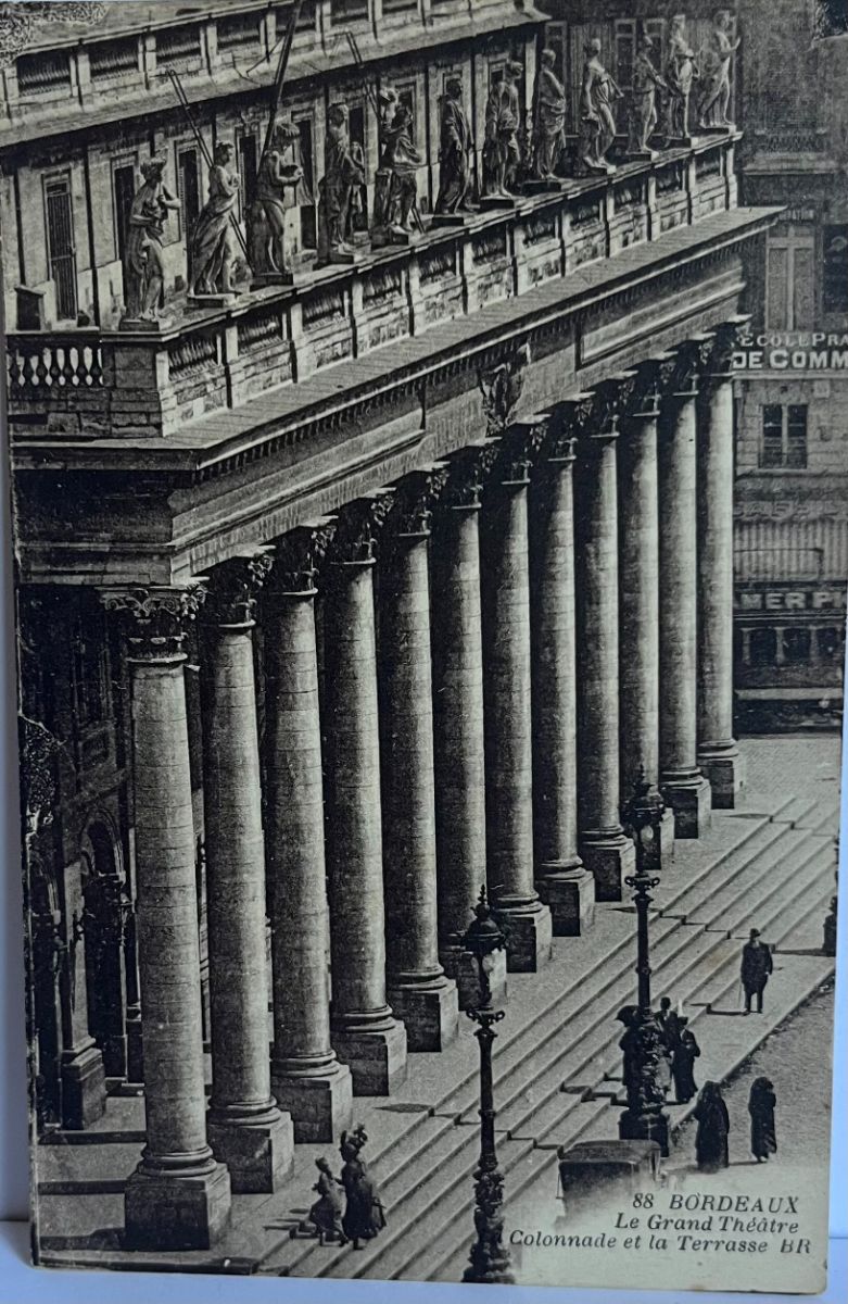 CPA FR33 Bordeaux - Le Grand Théâtre - La Colonnade et la Terrasse BR