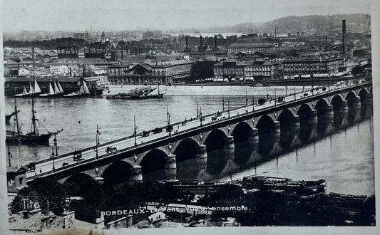 CPA FR33 Bordeaux - Le Pont - Vue d'ensemble