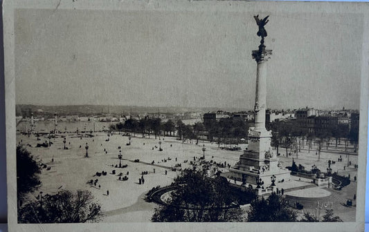 CPA FR33 Bordeaux (Gironde) - Place des Quinconces et Monuments des Girondins