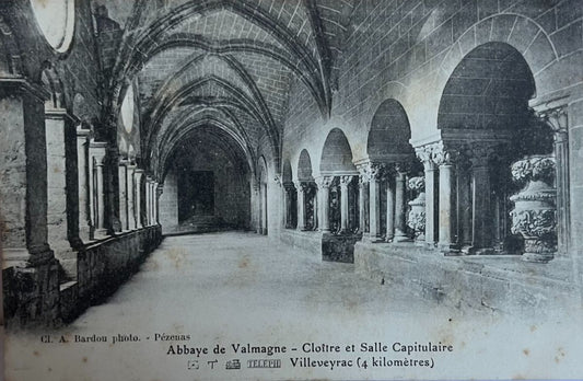 CPA FR34 Villeveyrac - Abbaye de Valmagne - Cloître et Salle Capitulaire