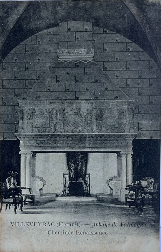CPA FR34 Villeveyrac (Hérault) - Abbaye de Valmagne - Cheminée Renaissance