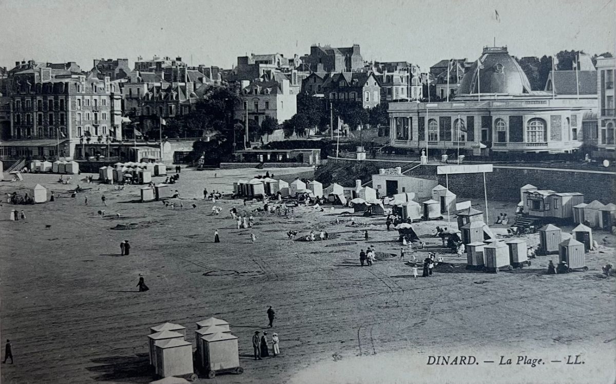 CPA FR35 Dinard - La Plage LL