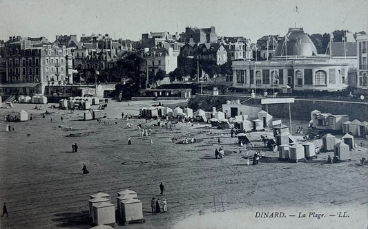 CPA FR35 Dinard - La Plage LL
