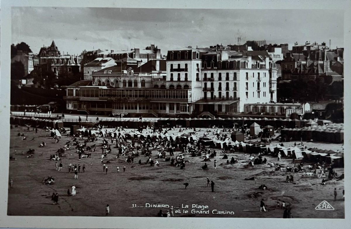 CPA FR35 Dinard - La Plage et le Grand Casino