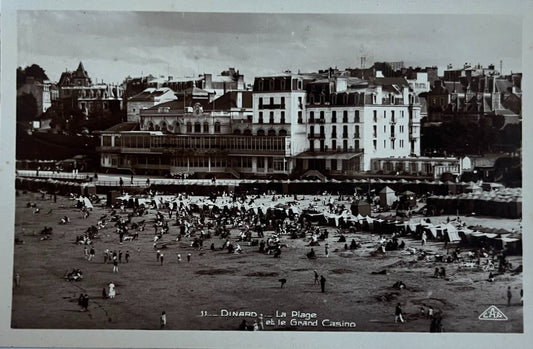 CPA FR35 Dinard - La Plage et le Grand Casino
