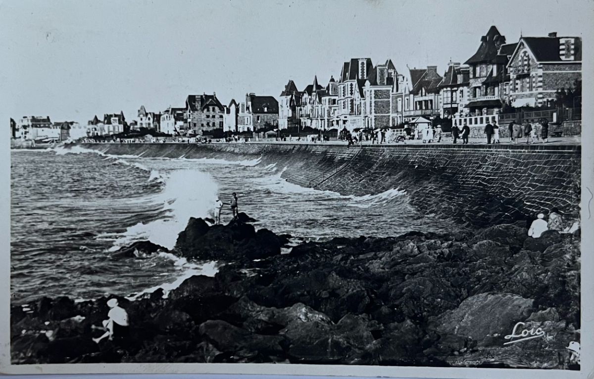 CPA FR35 Paramé - La Plage à mer haute - Cote d'Emeraude