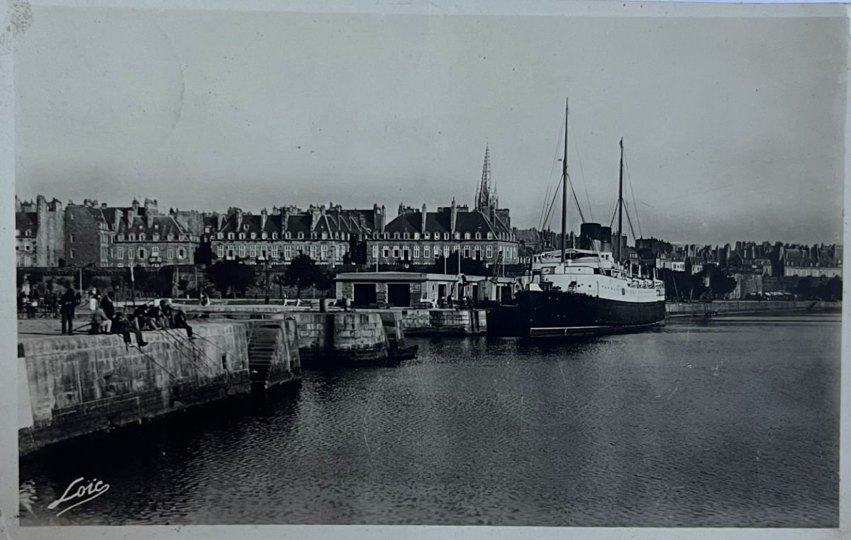 CPA FR35 Saint-Malo - Le Bassin Vauban et la Gare Maritime - Cote d'Emeraude