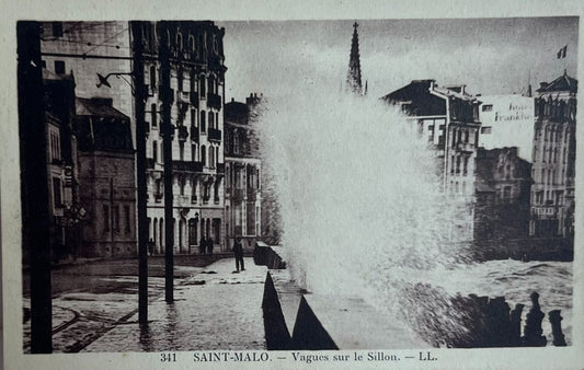 CPA FR35 Saint-Malo - Vague sur le Sillon LL