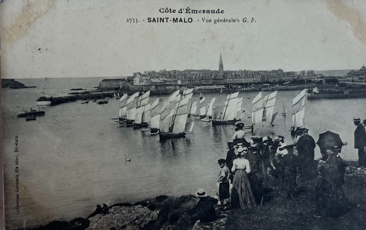 CPA FR35 Saint-Malo - Vue générale GF - Côte d'Emeraude