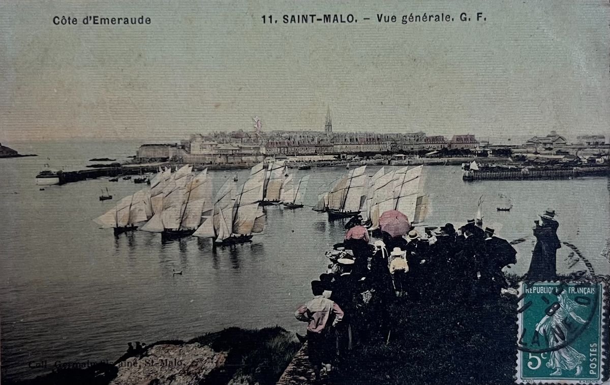 CPA FR35 Saint-Malo - Vue générale GF - Côte d'Emeraude